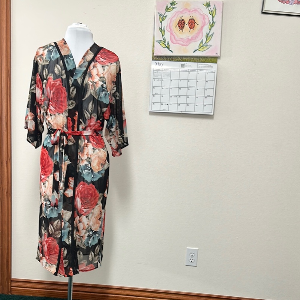 Monteau Floral Kimono Robe - Black and Red